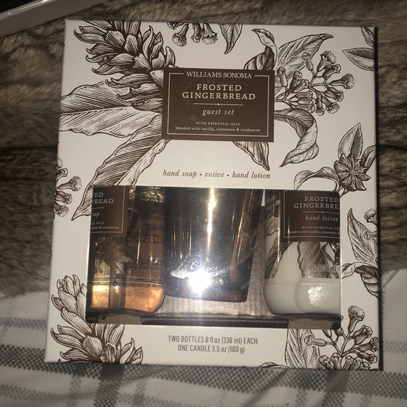 williams sonoma Other - NTW Williams Sonoma Frosted Gingerbread Guest Set